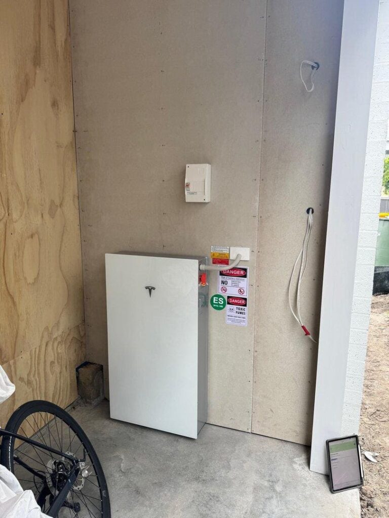 aztech solar panels and battery storage nsw (7)